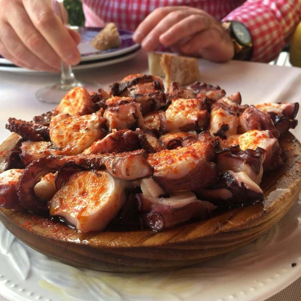El pulpo, plato tipico de Bueu en el Morrazo. Venalmorrazo.com