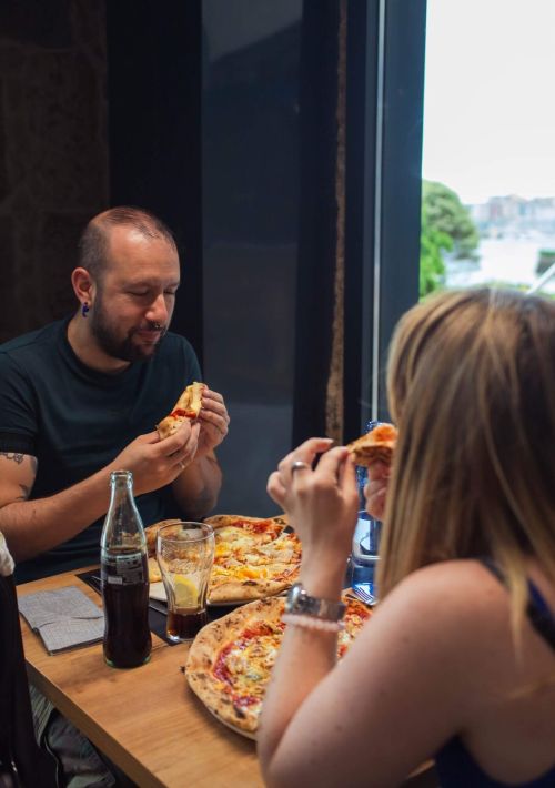 donde comer en cangas pizza