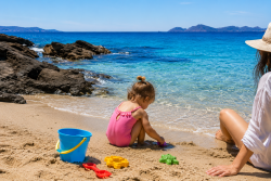 playa con niños